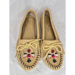 Minnetonka Moccasins Thunderbird Beaded Leather Loafers Womens 7.5 Tan